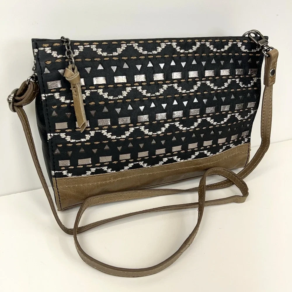 THE SAK Soft Leather Crossbody Bag Black Tan Western Boho Zip Top Shoulder Purse